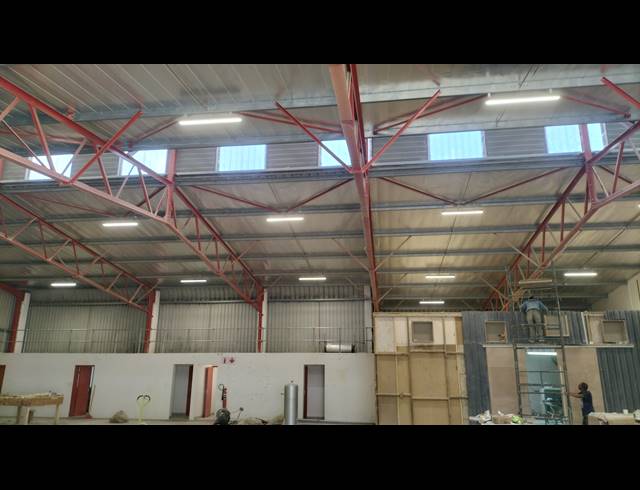 845M² WAREHOUSE TO LET IN SPRINGFIELD PARK